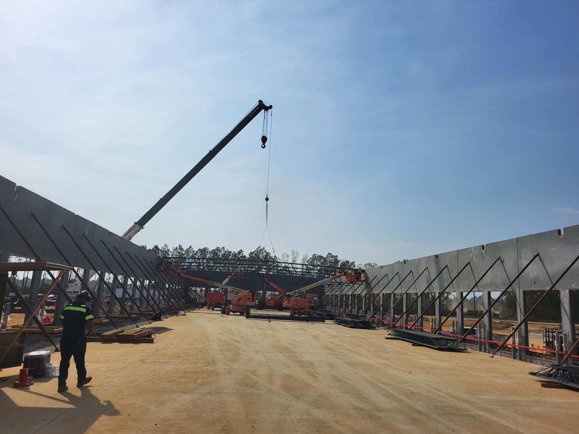 Averitt Express – Warehouse / Distribution steel erection image 3