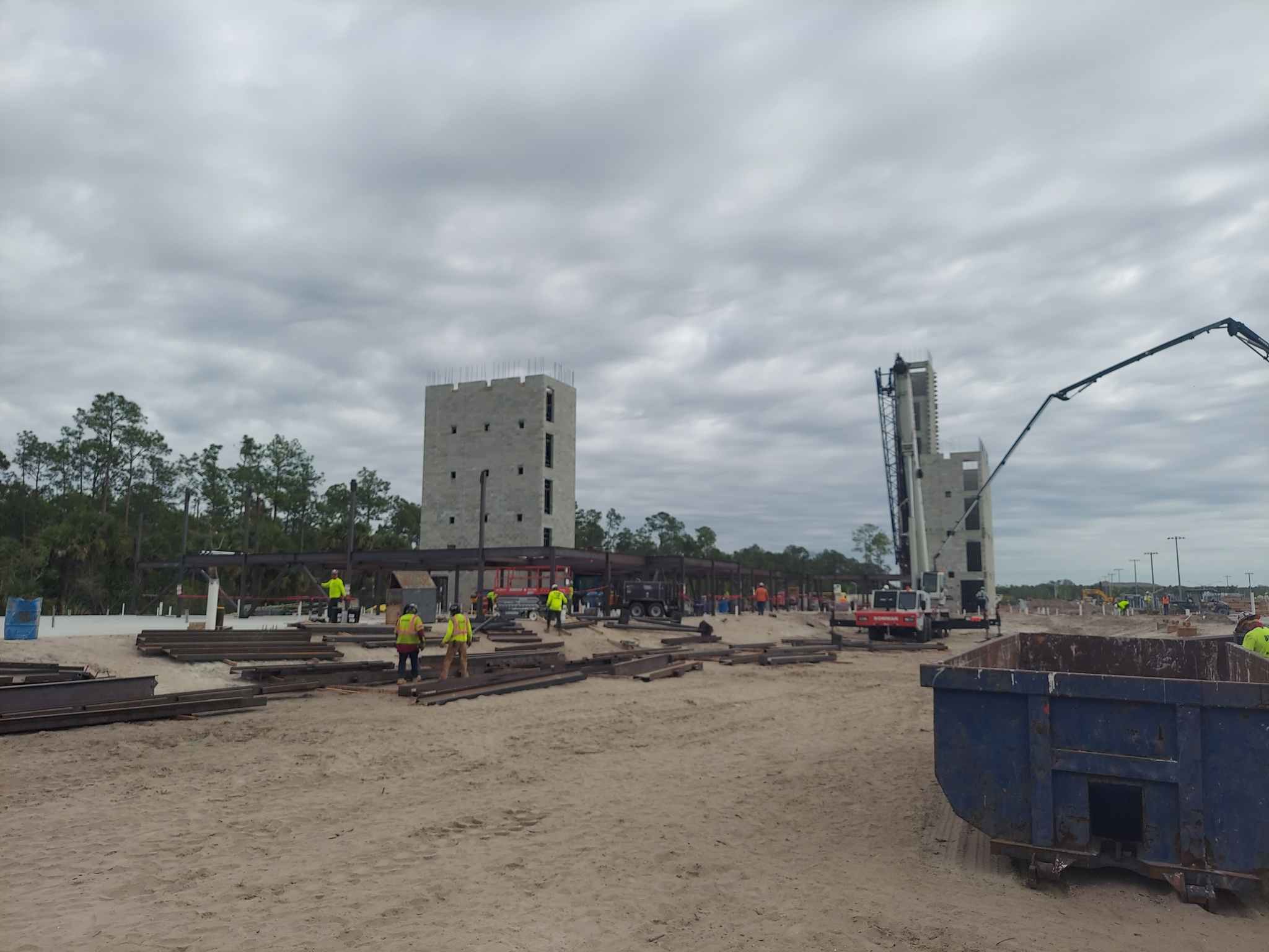 Great Wolf Lodge – Entertainment steel erection image 3
