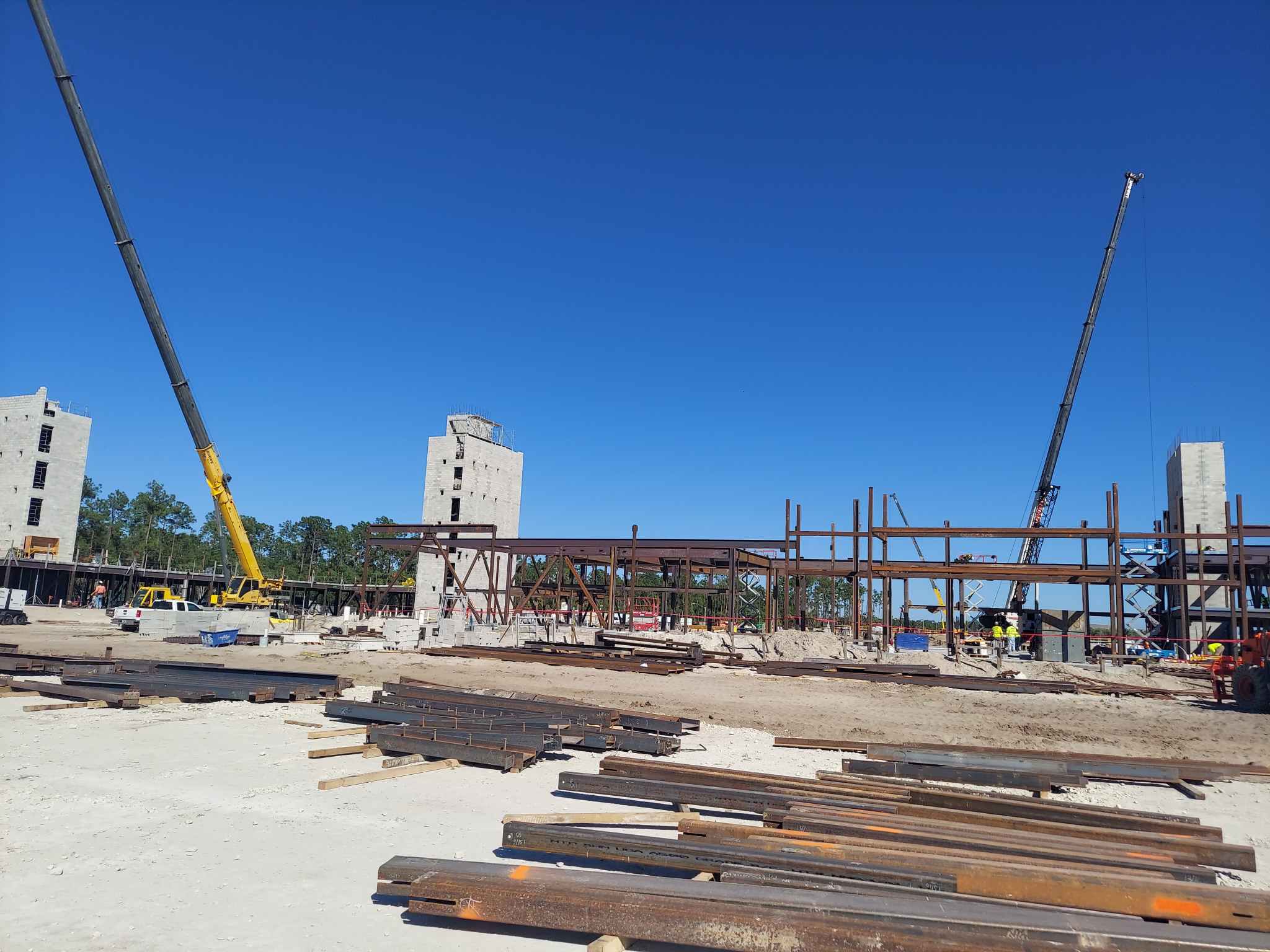 Great Wolf Lodge – Entertainment steel erection image 5