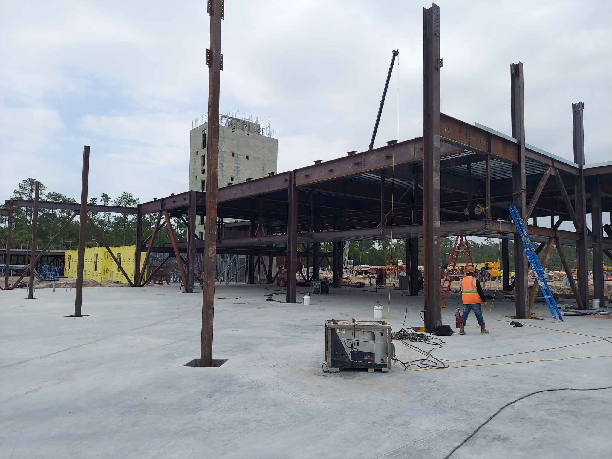 Great Wolf Lodge – Entertainment steel erection image 8