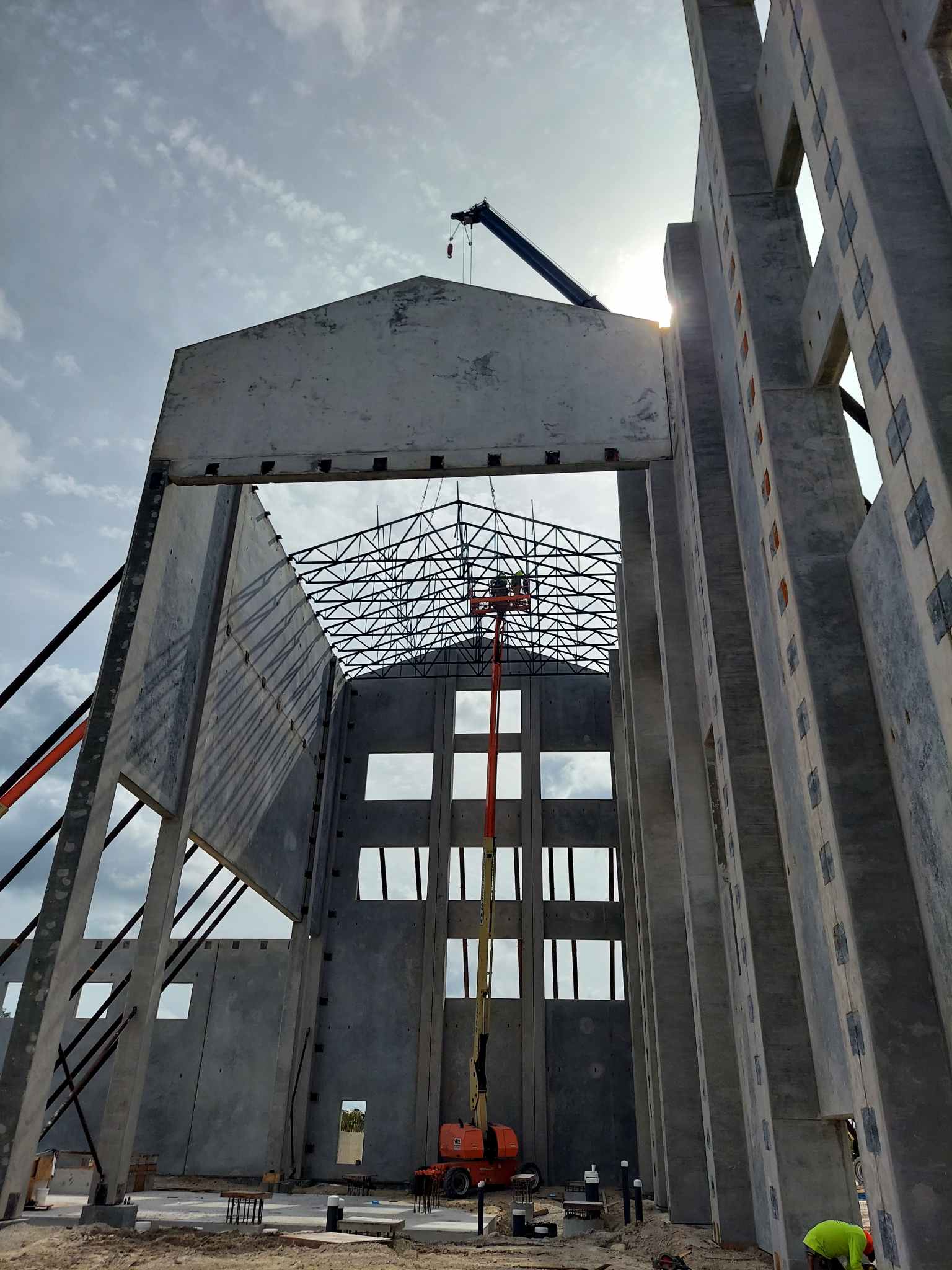 Great Wolf Lodge – Entertainment steel erection image 13