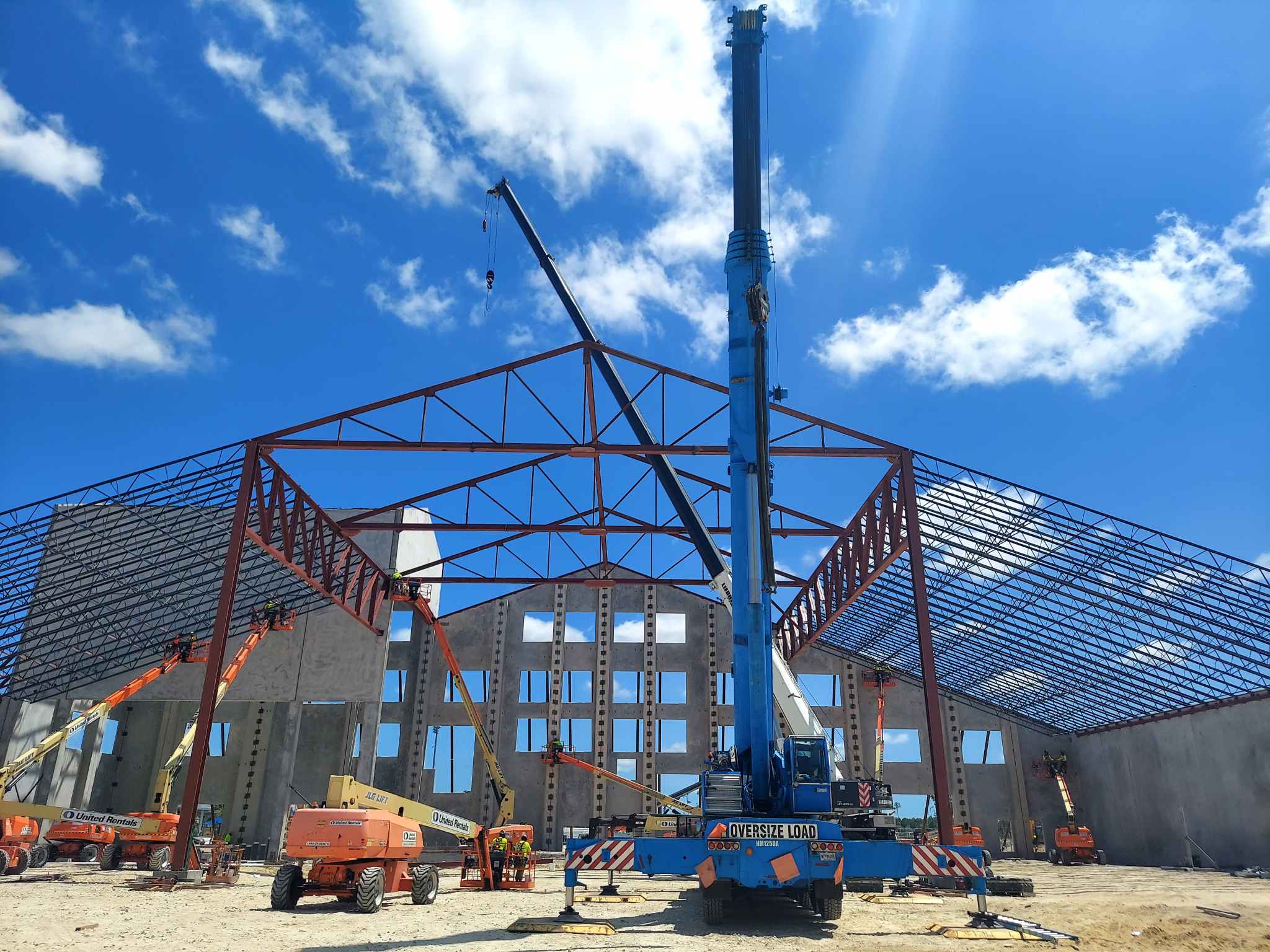 Great Wolf Lodge – Entertainment steel erection image 21