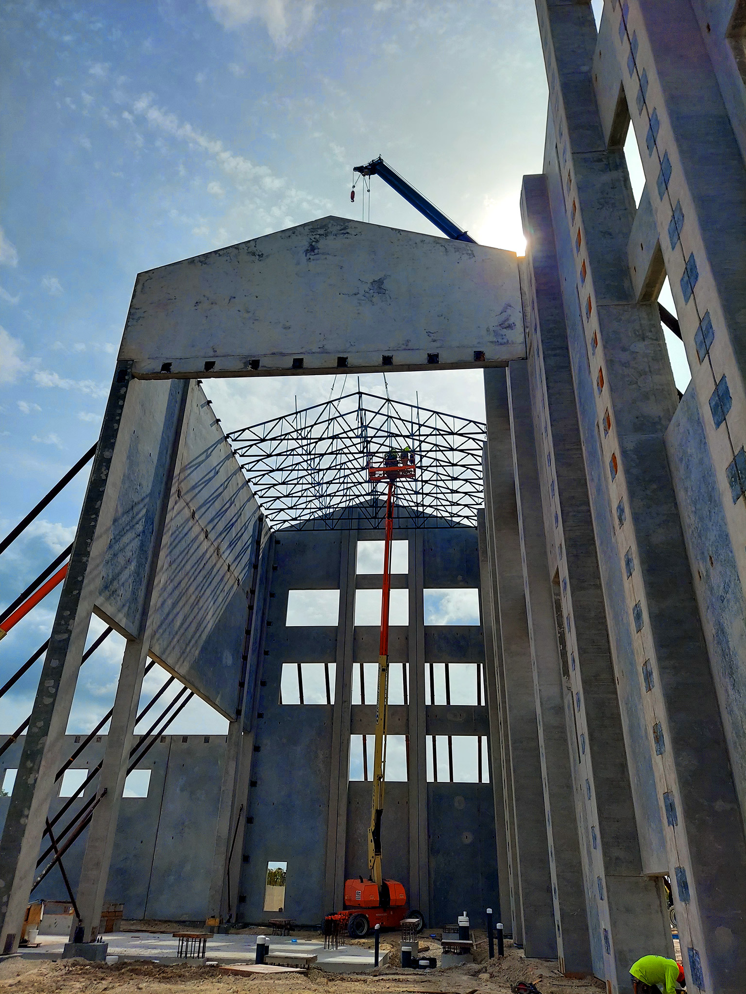 Great Wolf Lodge – Entertainment steel erection image 2