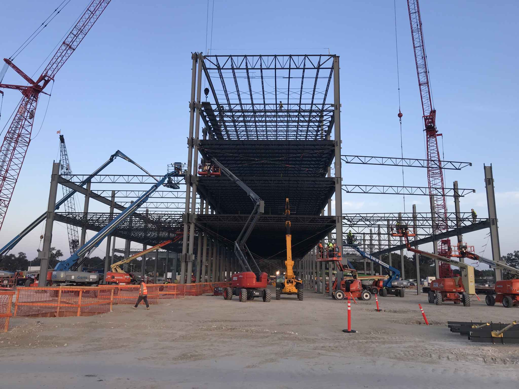 Harney – Fulfillment Center steel erection image 14