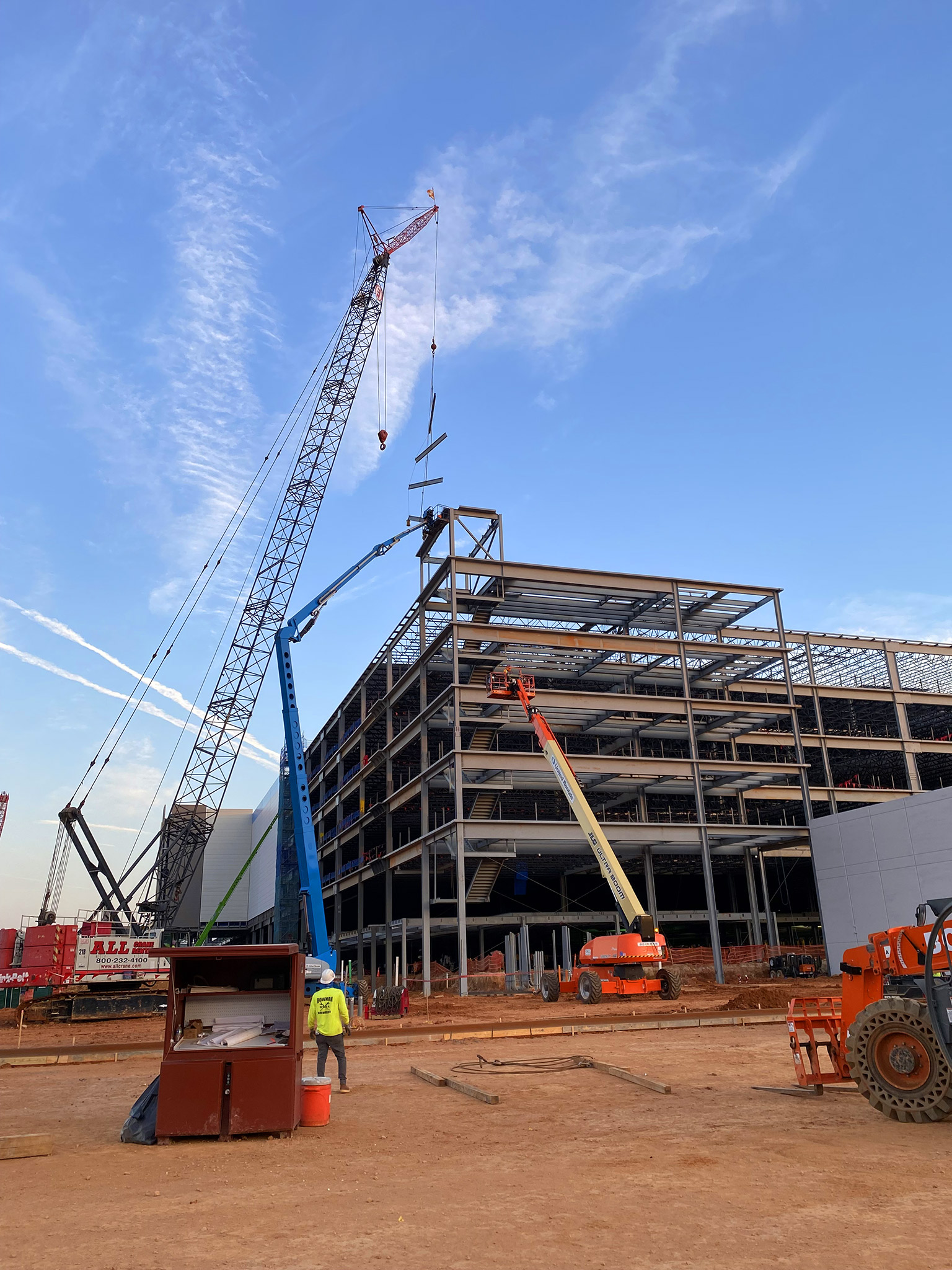 Mango – Fulfillment Center steel erection image 2