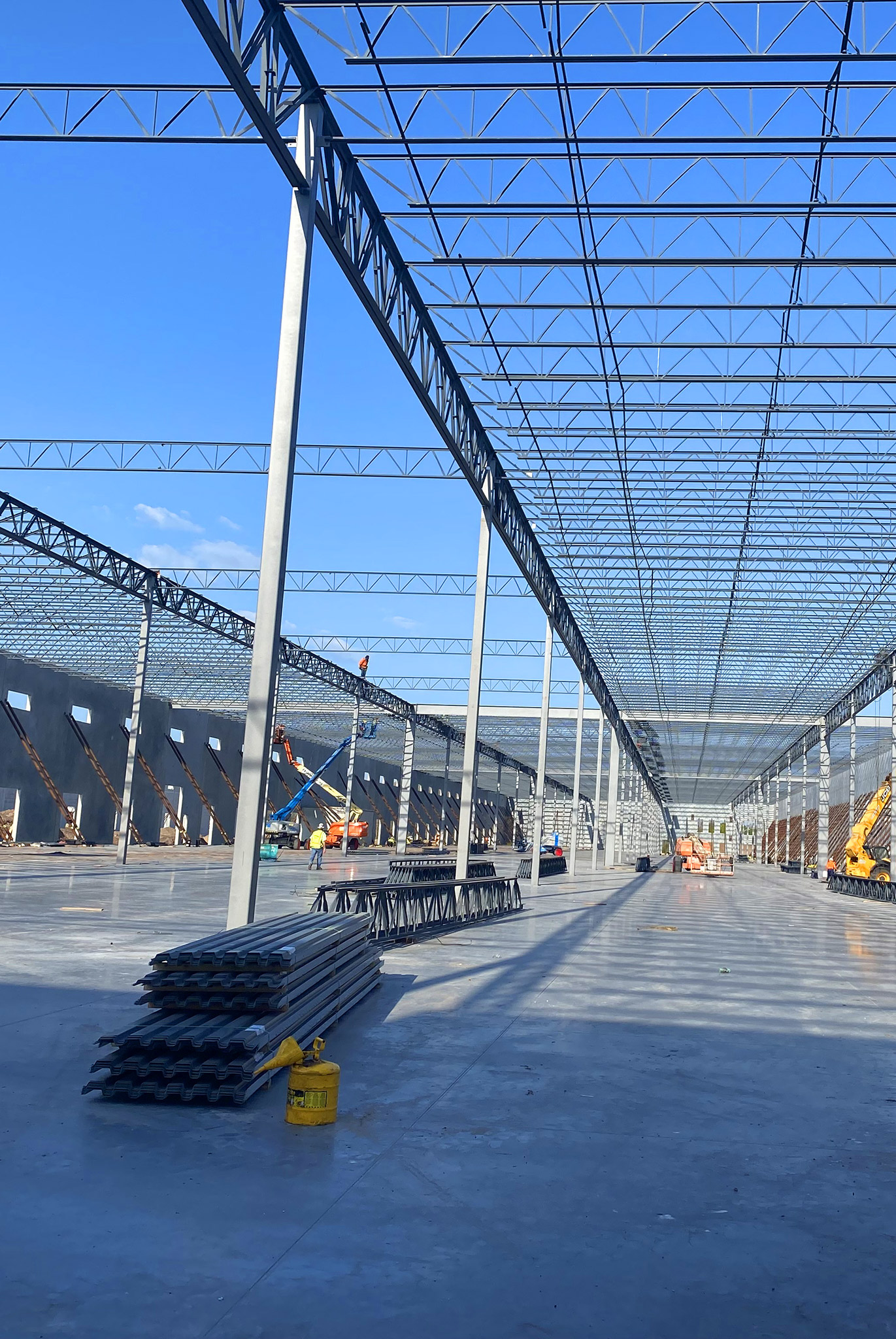 Sunlake Business Center – Warehouse / Distribution steel erection image 2