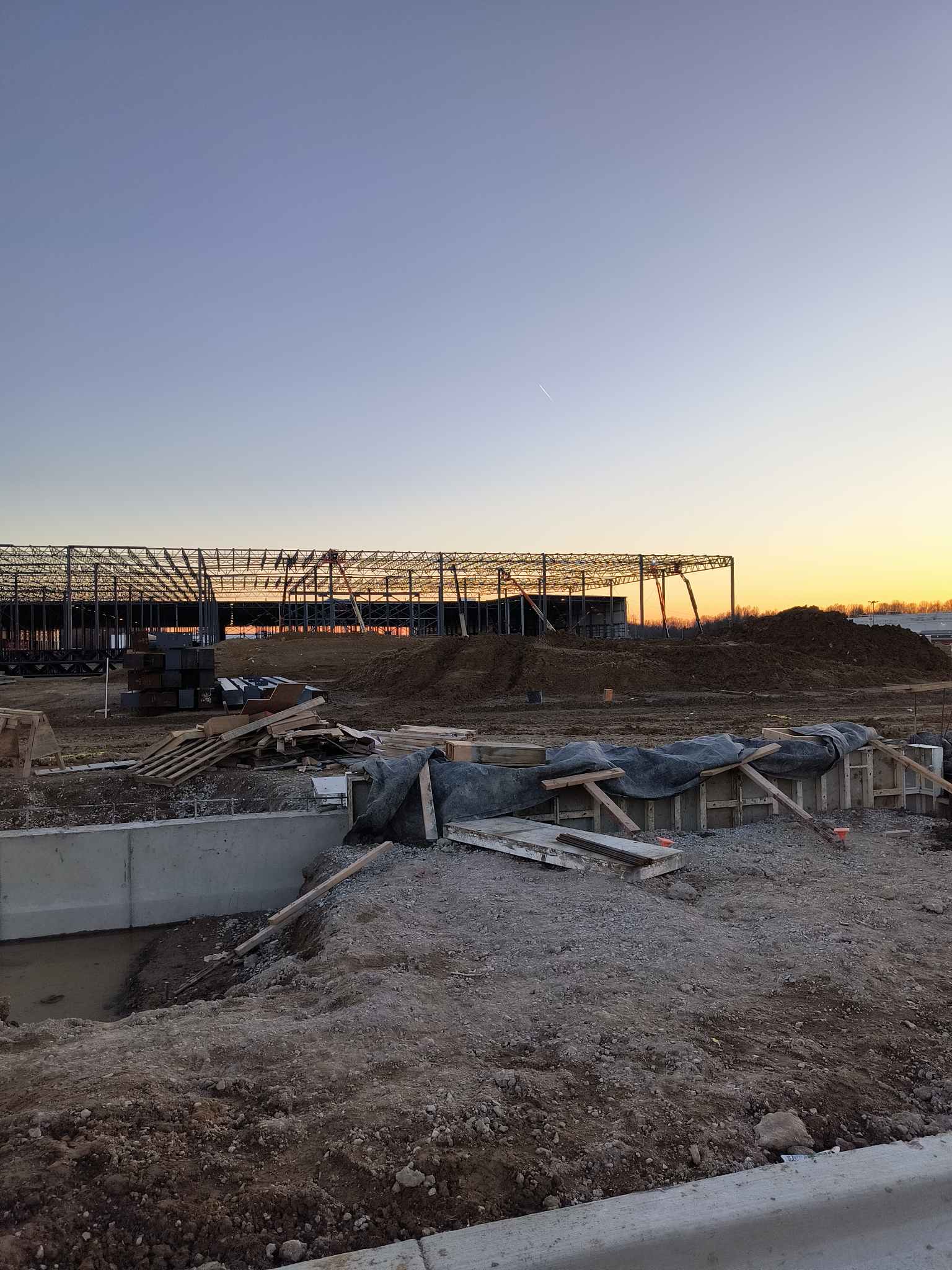 Target – Warehouse / Distribution steel erection image 6